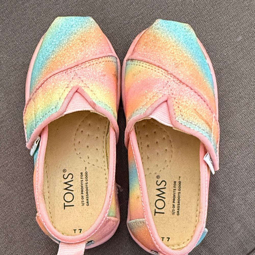 TOMS Kids Pastel Rainbow Velcro Slip Ons - Picture 4 of 4